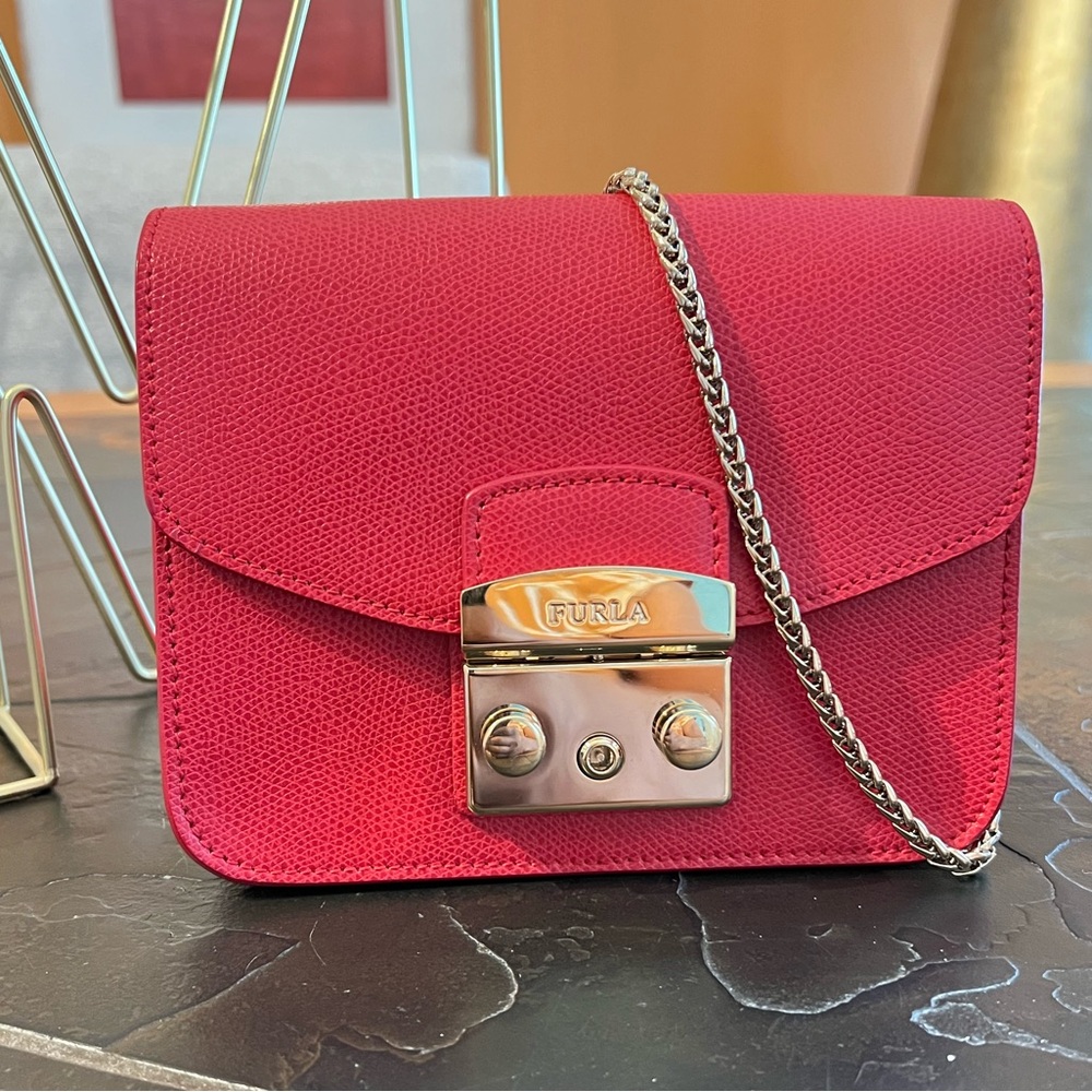 Furla
Furla Ruby Textured Leather Mini Metropolis Crossbody Bag